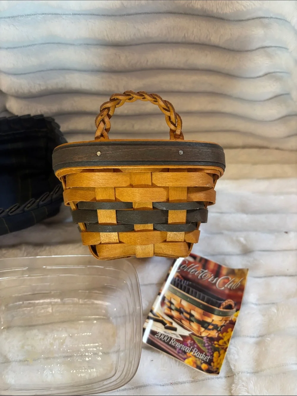 2000 Longaberger Collector’s Club Renewal Basket Combo